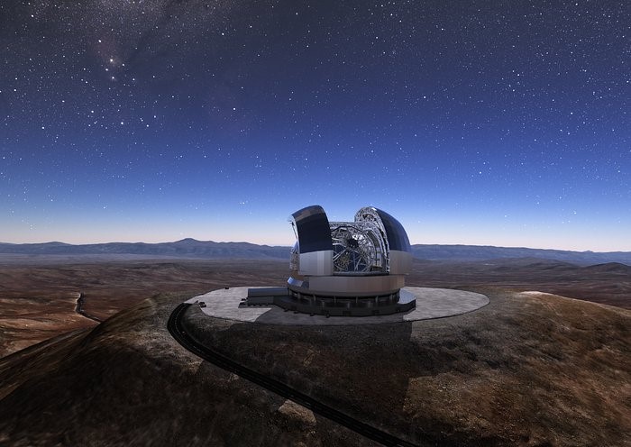 Extremely Large Telescope (ELT) in Chile mit von AGC Glass Europe beschichteten Spiegeln
