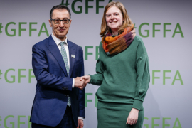  Die wallonische Landwirtschaftsministerin Anne-Catherine Dalcq mit dem deutschen Bundesminister für Ernährung und Landwirtschaft Cem Özdemir©Photothek