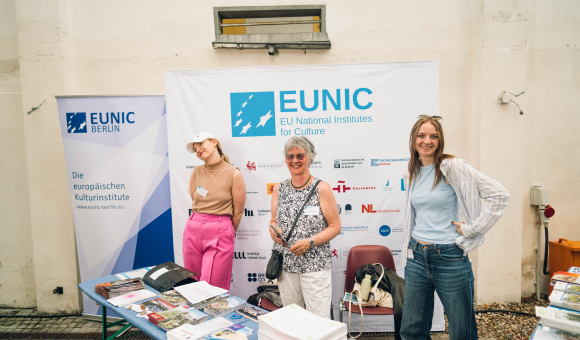 Der EUNIC Infotisch