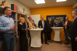 Der Honorarkonsul Rainer Schöndube und einige Gäste. Der Honorarkonsul Rainer Schöndube und einige Gäste.